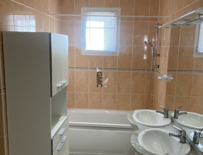 à louer Maison Caux