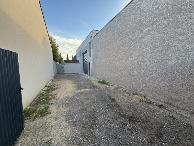 location Bâtiment Colombiers - Photo 8