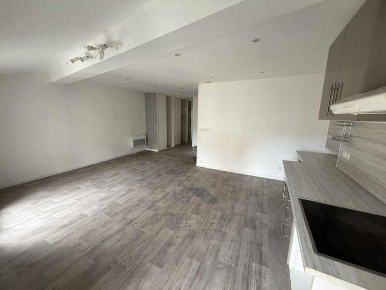 location Appartement rénové Beziers - Photo 1