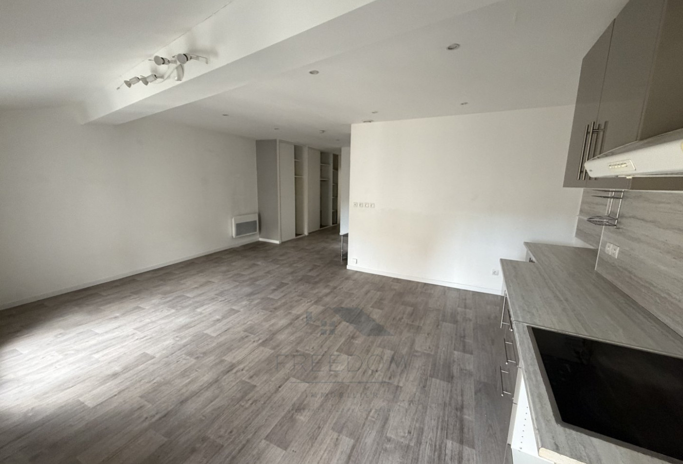 location Appartement rénové Beziers - Photo 1