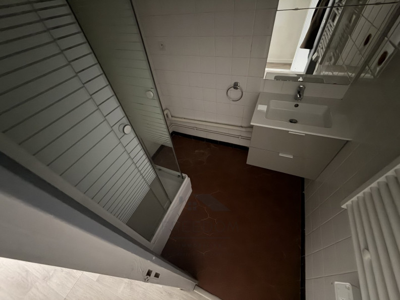 location Appartement rénové Beziers - Photo 4