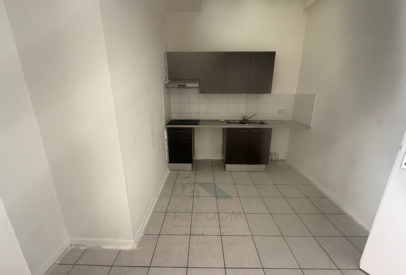 location Appartement rénové Beziers - Photo 3