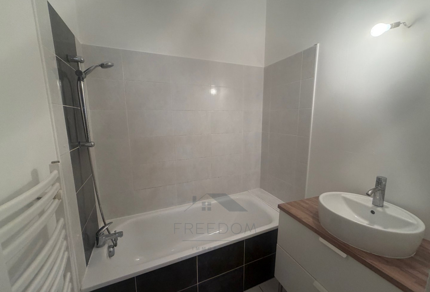 location Appartement rénové Beziers - Photo 4