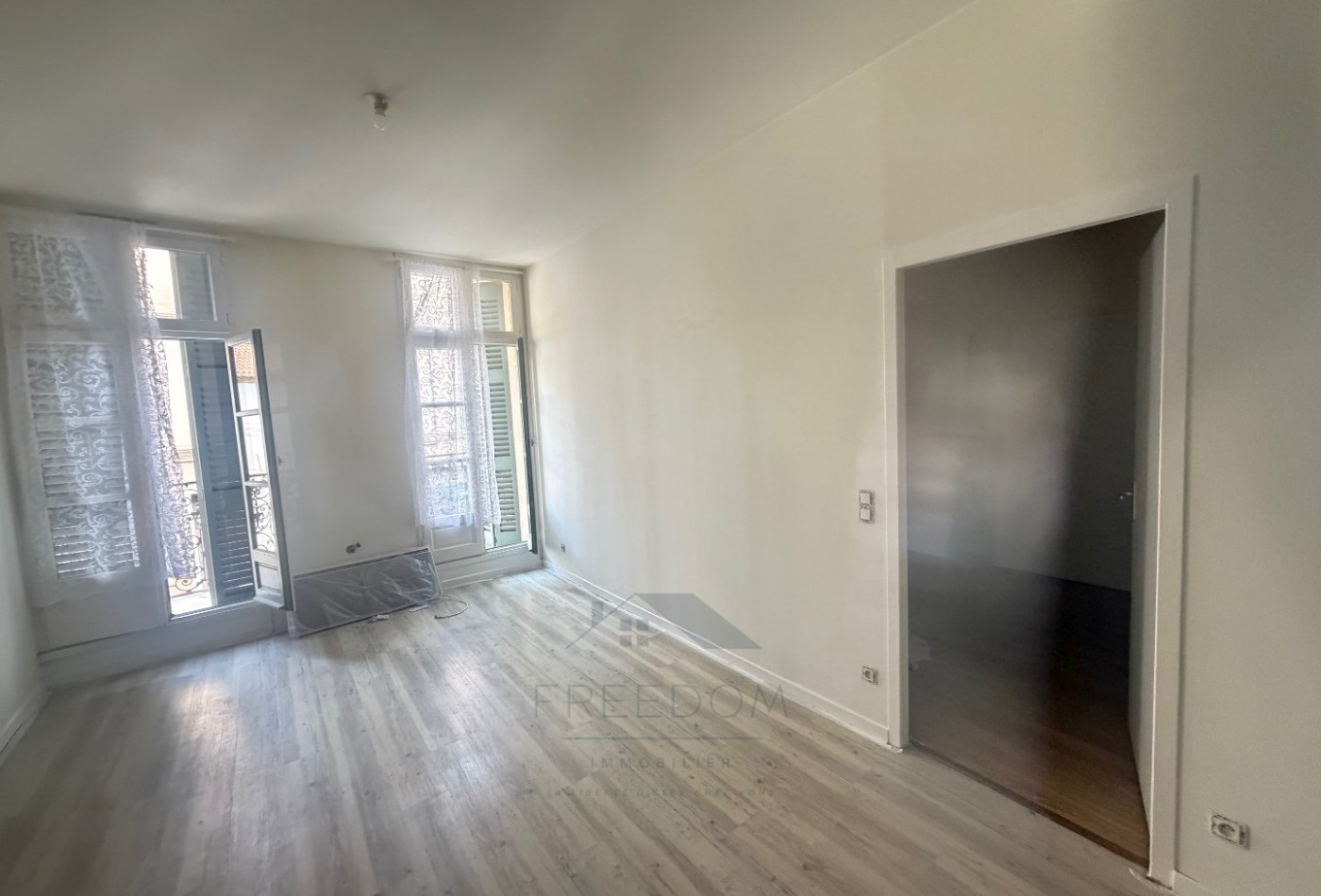 location Appartement rénové Beziers - Photo 2
