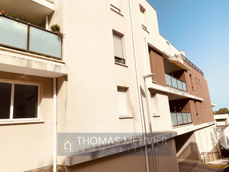 location Garage Boujan Sur Libron - Photo 1
