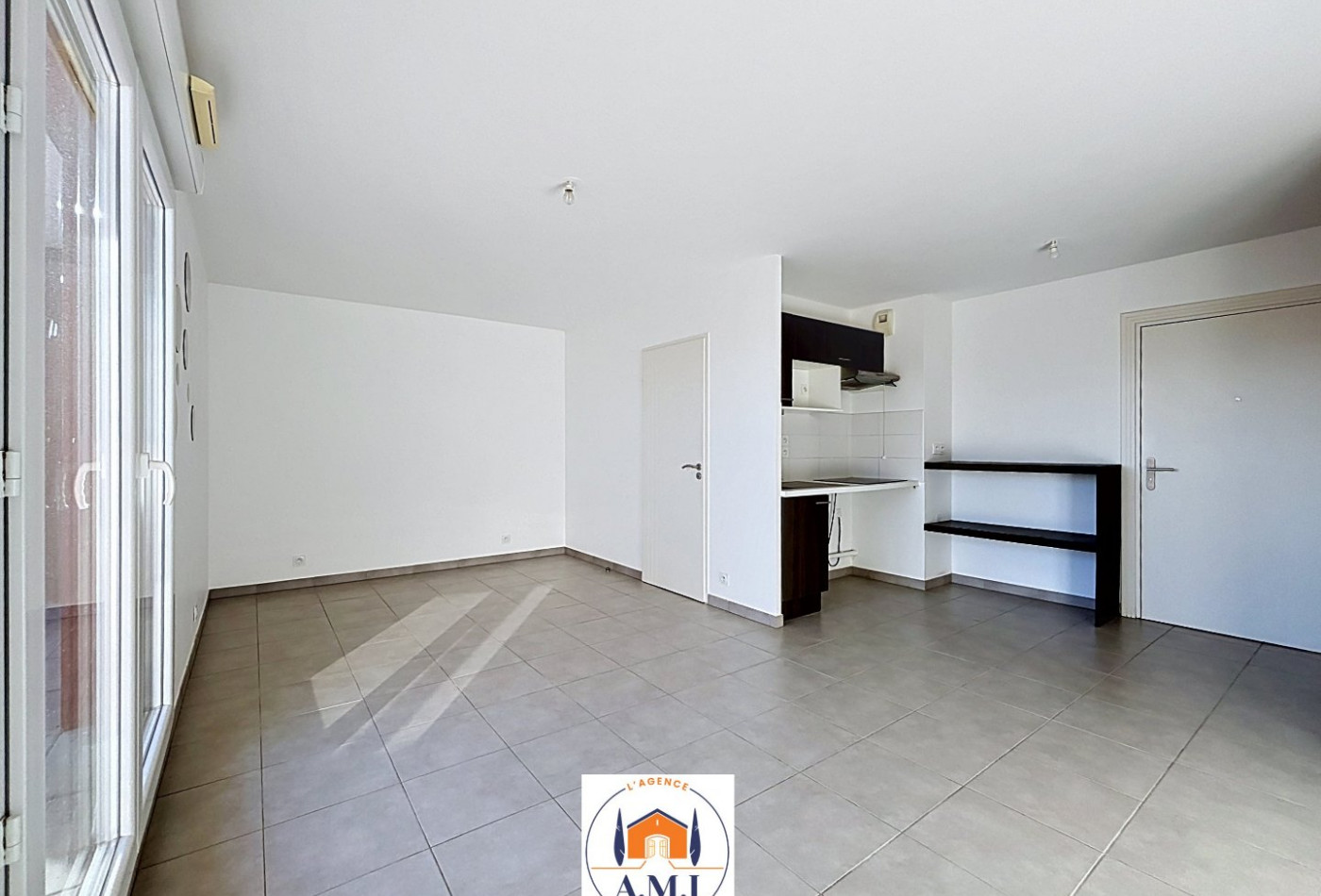 vente Appartement Saint Bres - Photo 2