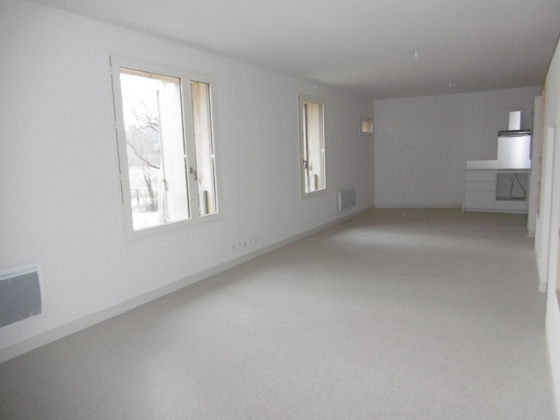 location Appartement Saint Clement De Riviere - Photo 2