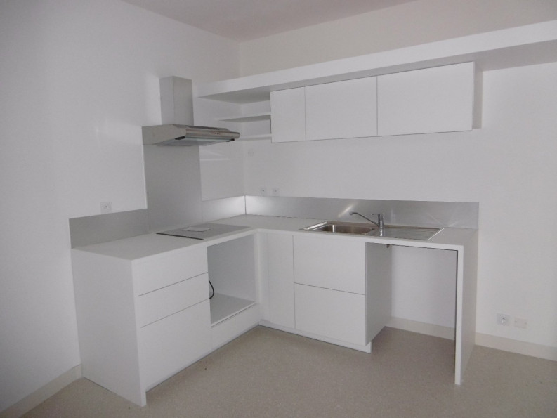 location Appartement Saint Clement De Riviere - Photo 3
