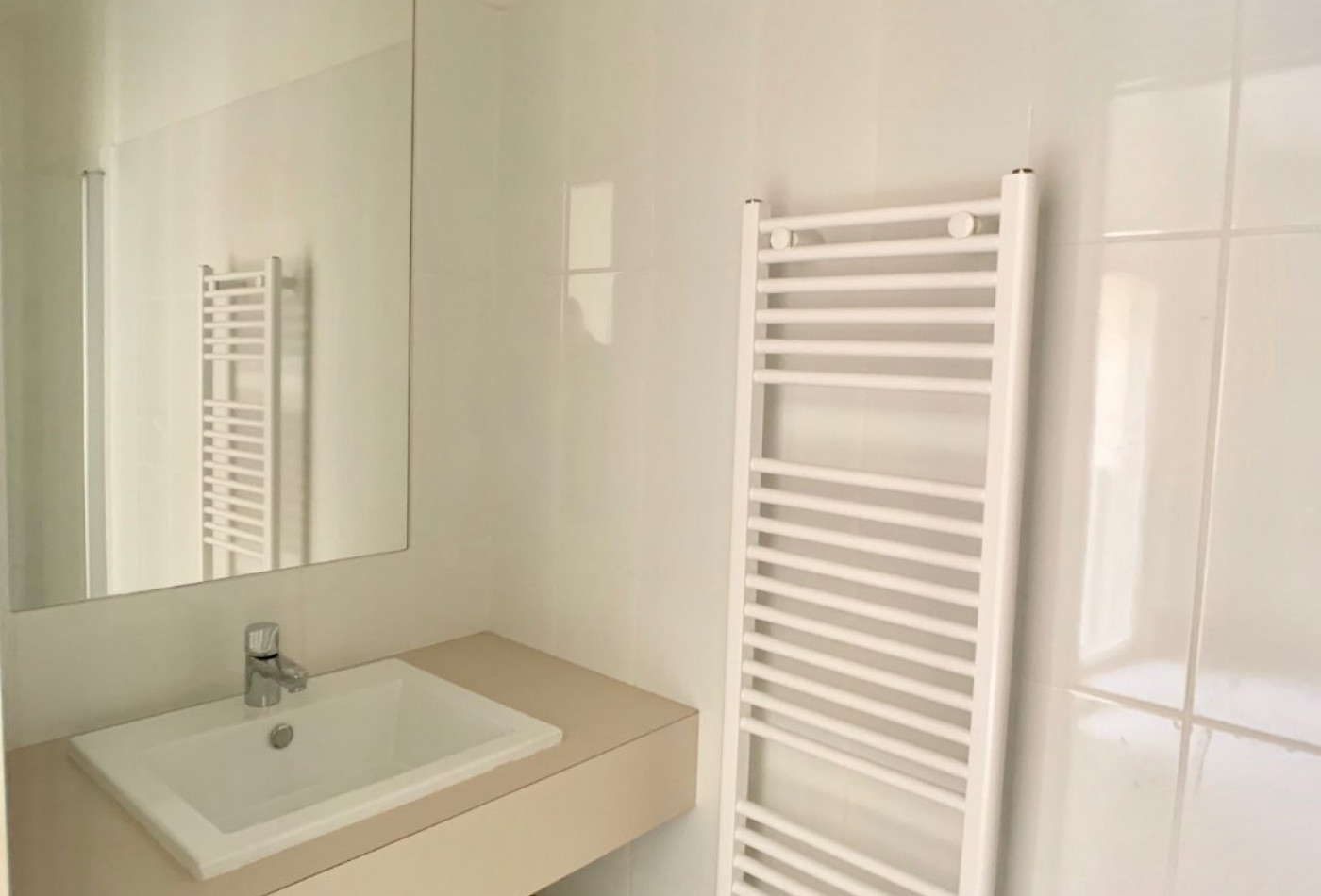 location Appartement Saint Clement De Riviere - Photo 4