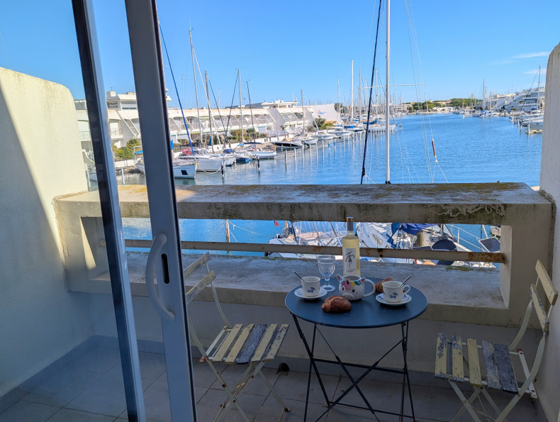 vente Appartement en marina Port Camargue - Photo 2