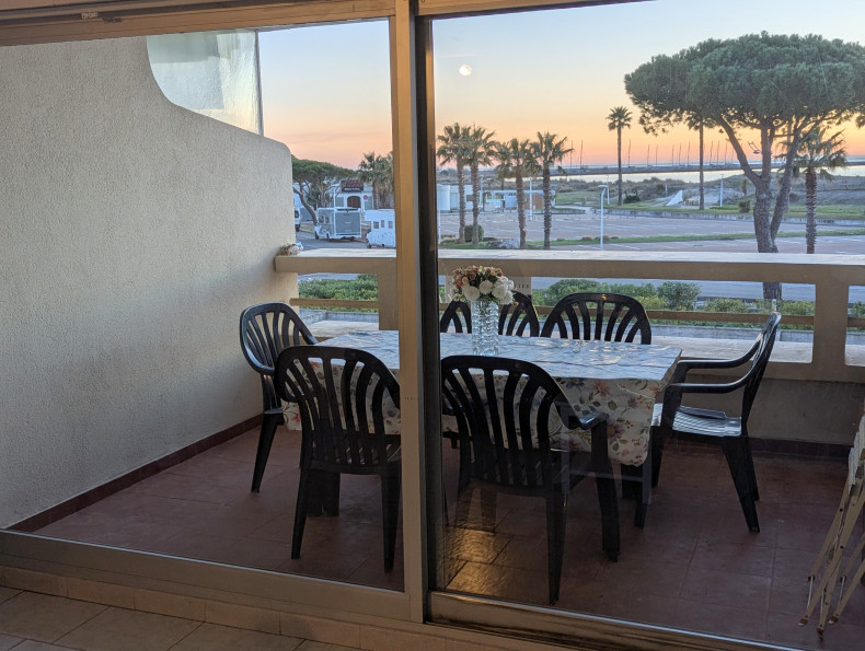 vente Appartement en marina Port Camargue - Photo 3