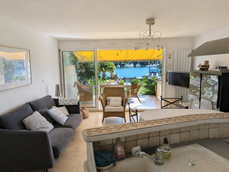 vente Appartement en marina Port Camargue - Photo 6