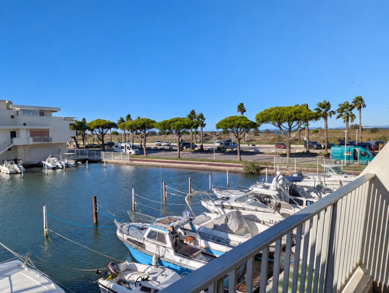 vente Appartement en marina Port Camargue - Photo 2