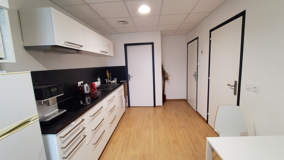 vente Locaux d'activité Grand Fougeray - Photo 4