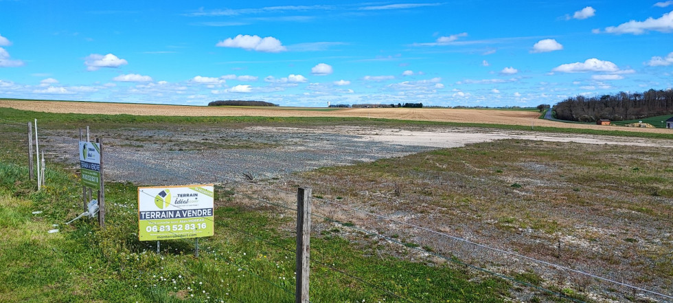 vente Terrain constructible Saint Caprais - Photo 2