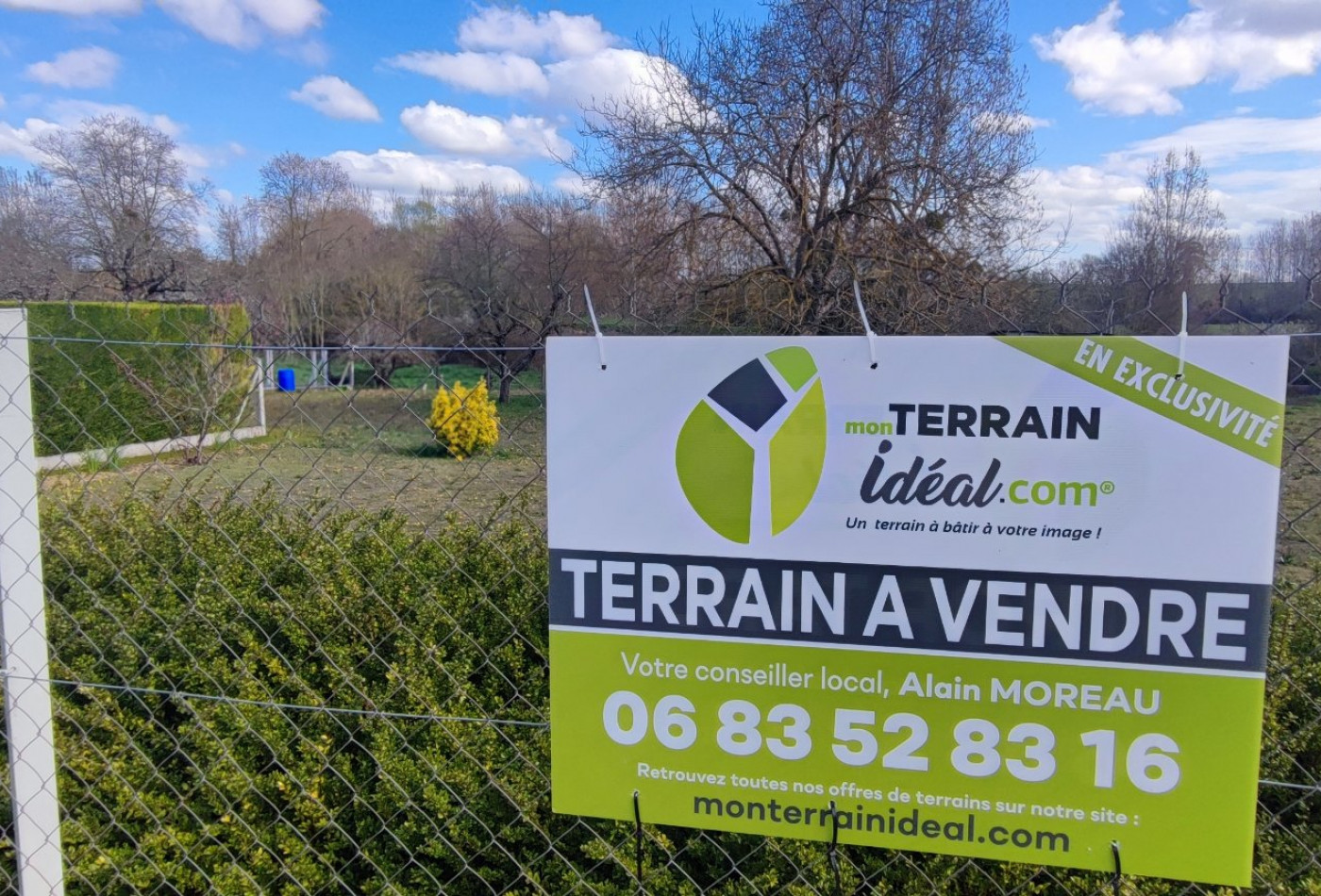 vente Terrain constructible Plaimpied Givaudins - Photo 1