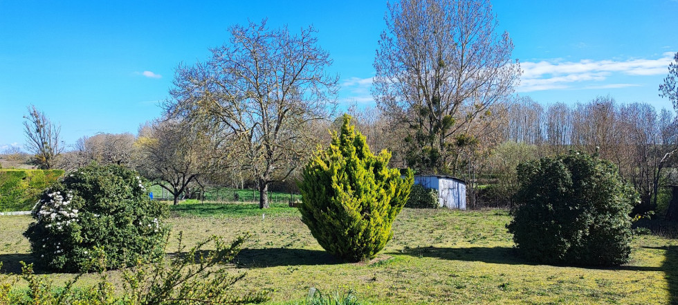vente Terrain constructible Plaimpied Givaudins - Photo 2