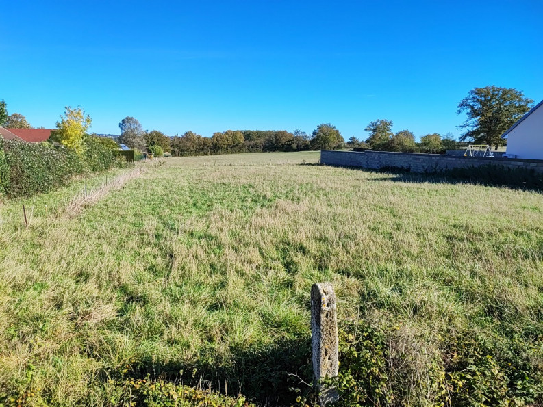 vente Terrain constructible Saint Georges De Poisieux - Photo 1