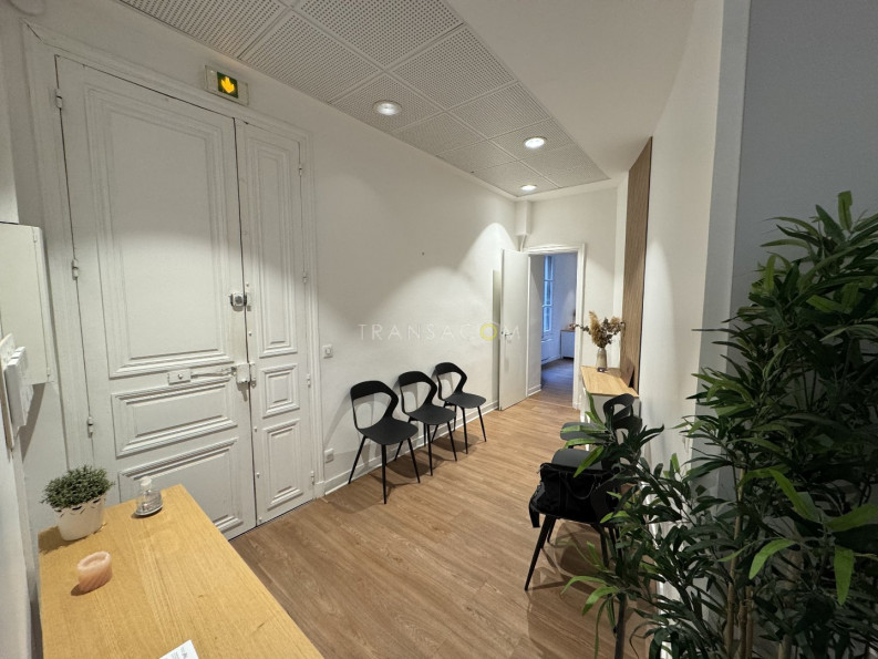 location Bureau Tours - Photo 1