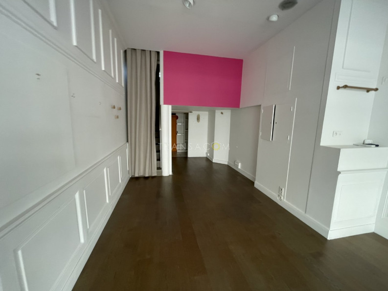 location Local commercial Tours - Photo 4