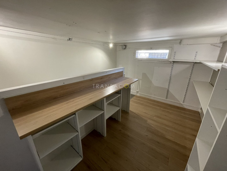 location Local commercial Tours - Photo 6