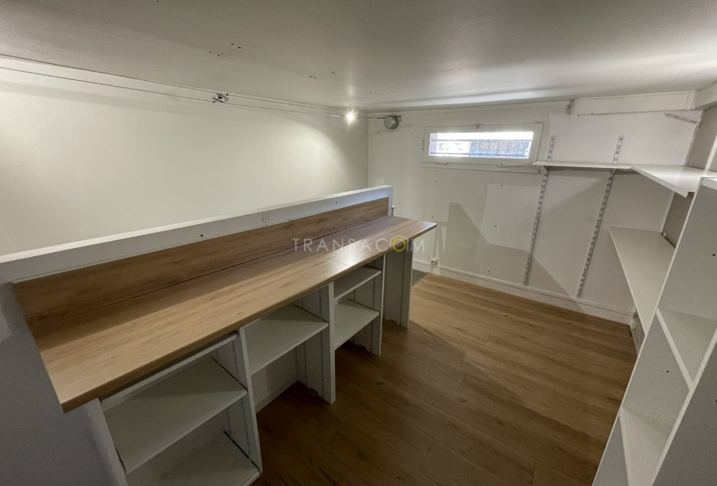 location Local commercial Tours - Photo 6