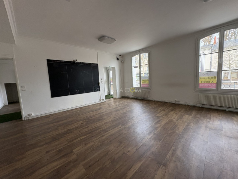 location Local commercial Tours - Photo 3