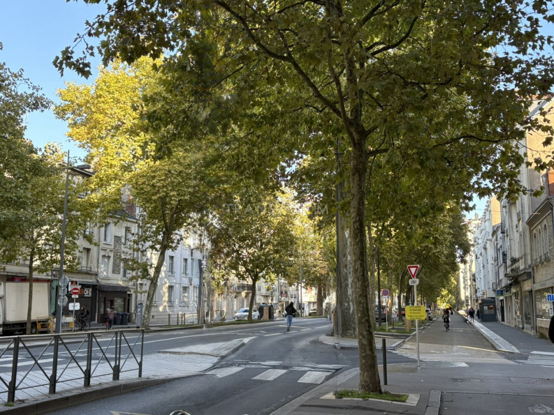 vente Bureau Tours - Photo 1