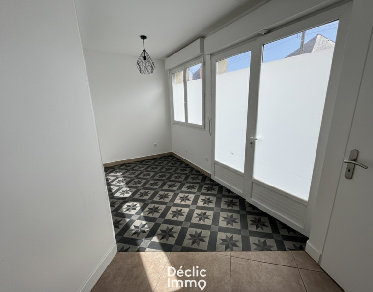 location Local commercial Saint-pierre-des-corps - Photo 2