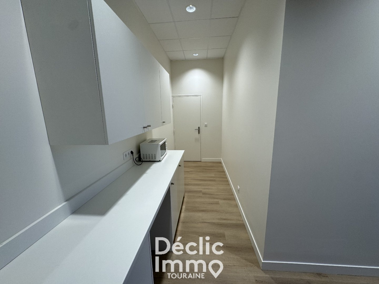 location Bureau Tours - Photo 4