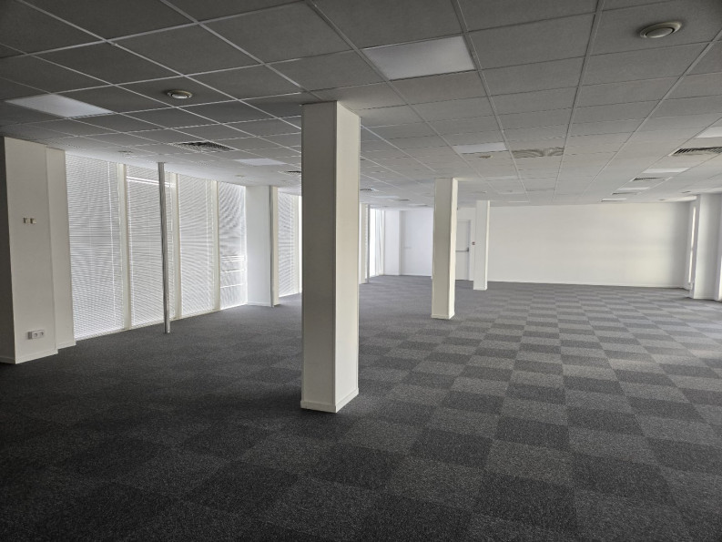 location Bureau Tours - Photo 2