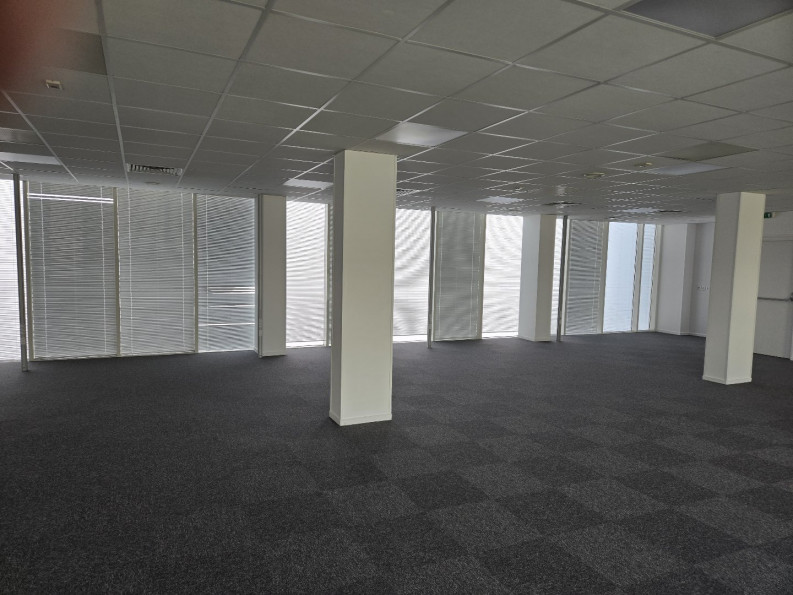 location Bureau Tours - Photo 3