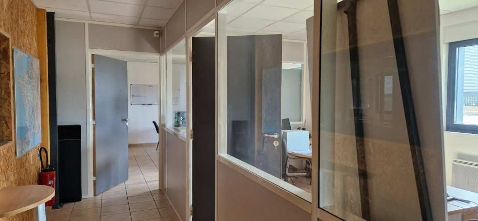 location Locaux d'activité Ballan Mire - Photo 4