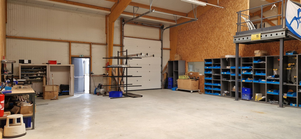 location Locaux d'activité Ballan Mire - Photo 1