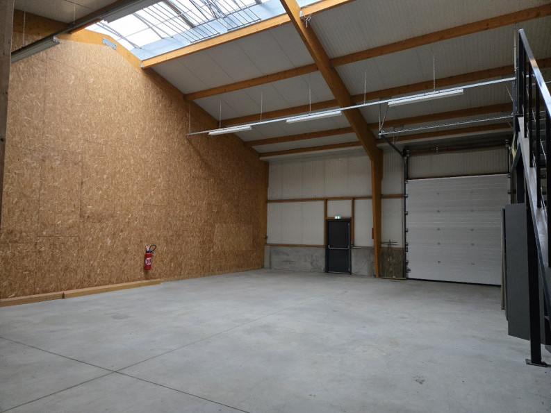 location Locaux d'activité Ballan Mire - Photo 9