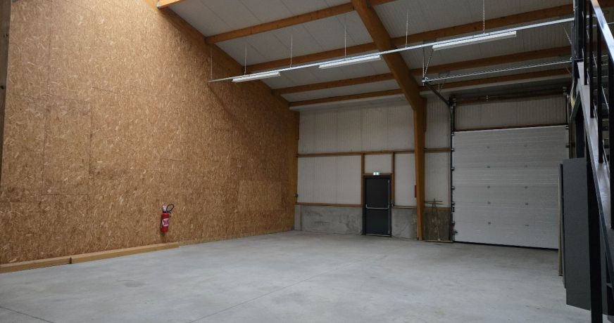 location Locaux d'activité Ballan Mire