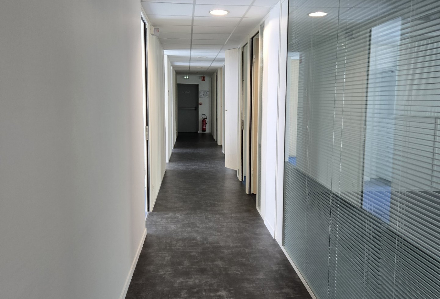 location Bureau Tours - Photo 3