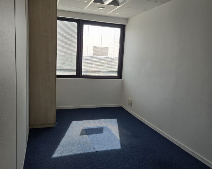 location Bureau Tours - Photo 2