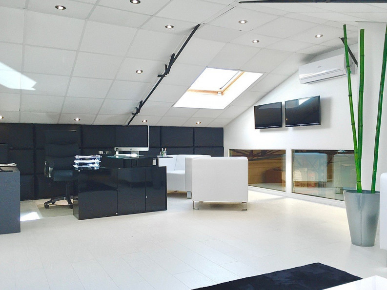 location Locaux d'activité Veigne - Photo 1