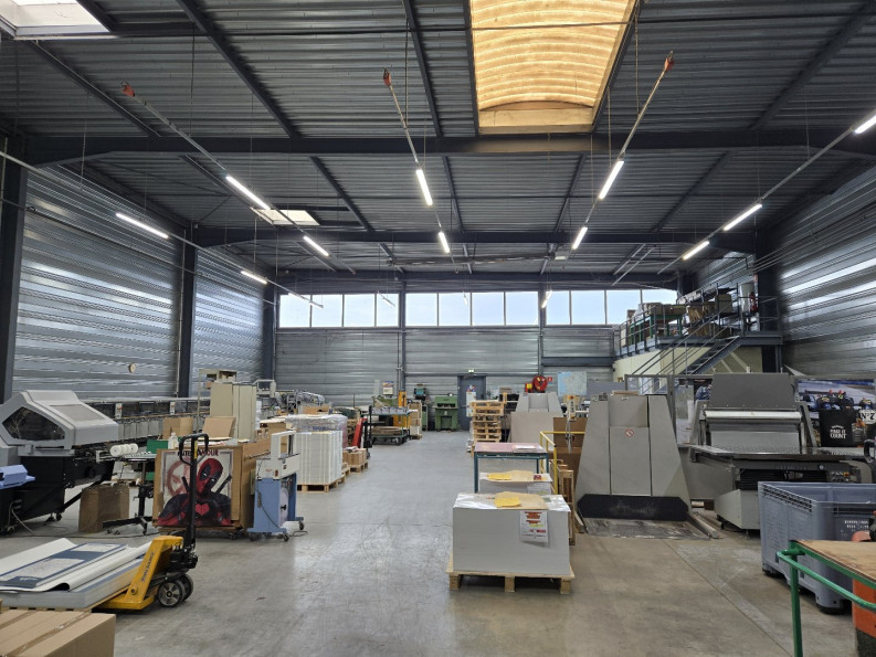 location Locaux d'activité Chambray Les Tours - Photo 1