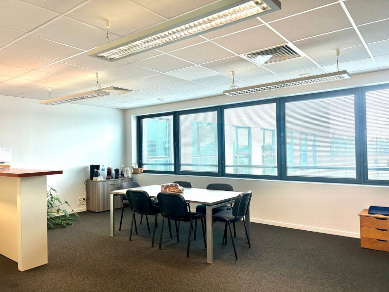 location Bureau Tours - Photo 4