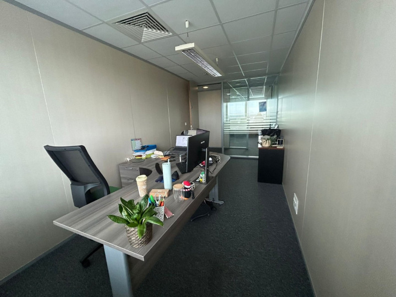 location Bureau Tours - Photo 6