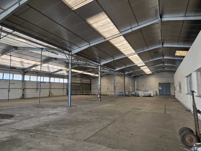 location Locaux d'activité La Ville Aux Dames - Photo 1