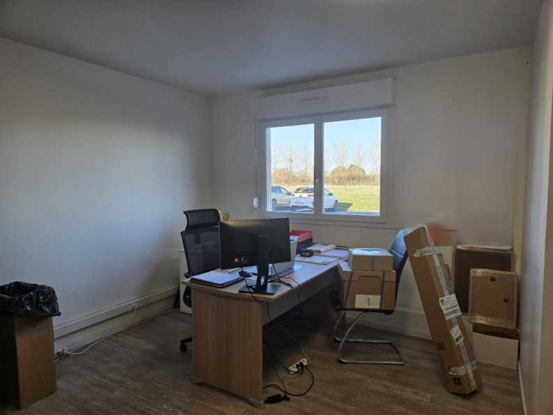 location Locaux d'activité Ballan Mire - Photo 3