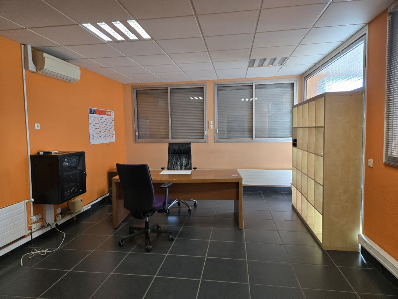 vente Locaux d'activité La Ville Aux Dames - Photo 7