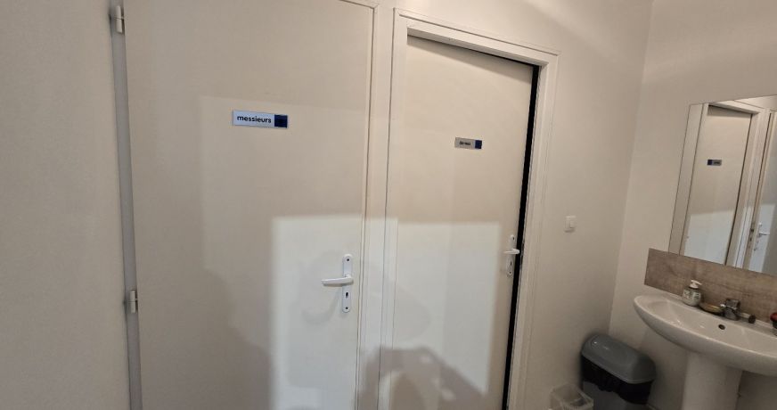 location Locaux d'activité Ballan Mire