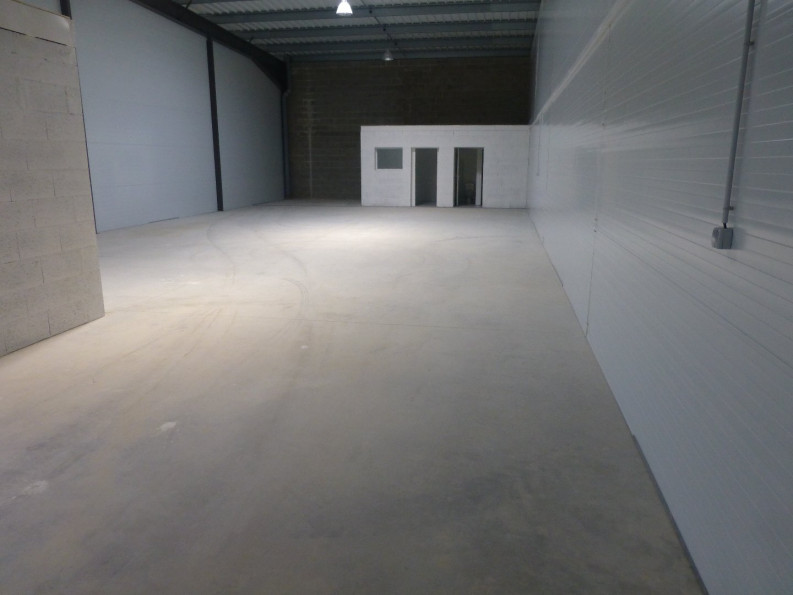 location Locaux d'activité Ballan Mire - Photo 2