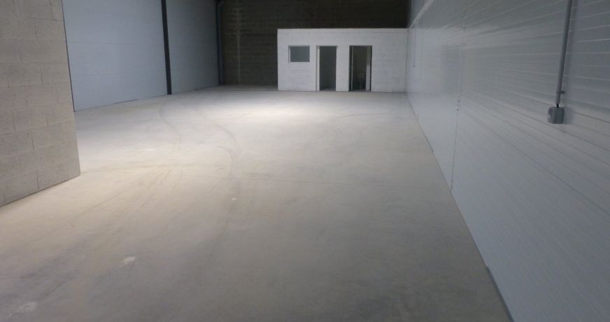 location Locaux d'activité Ballan Mire