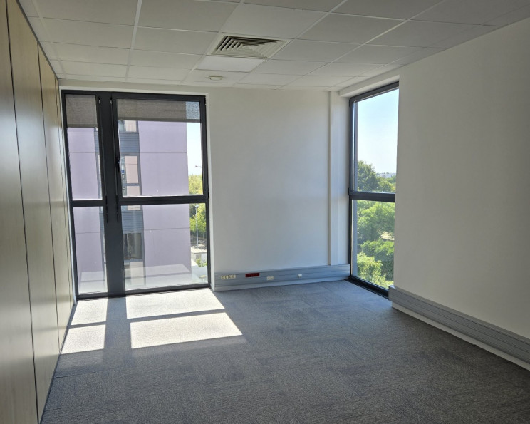 location Bureau Tours - Photo 3