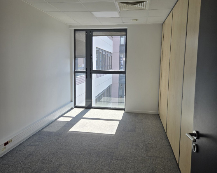 location Bureau Tours - Photo 4